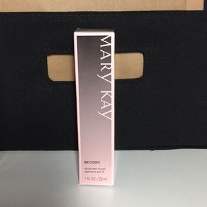 Mary Kay cc cream “very deep”